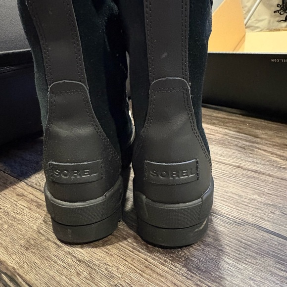 Sorel Black and White Winter Boots for Women - Picture 2 of 6